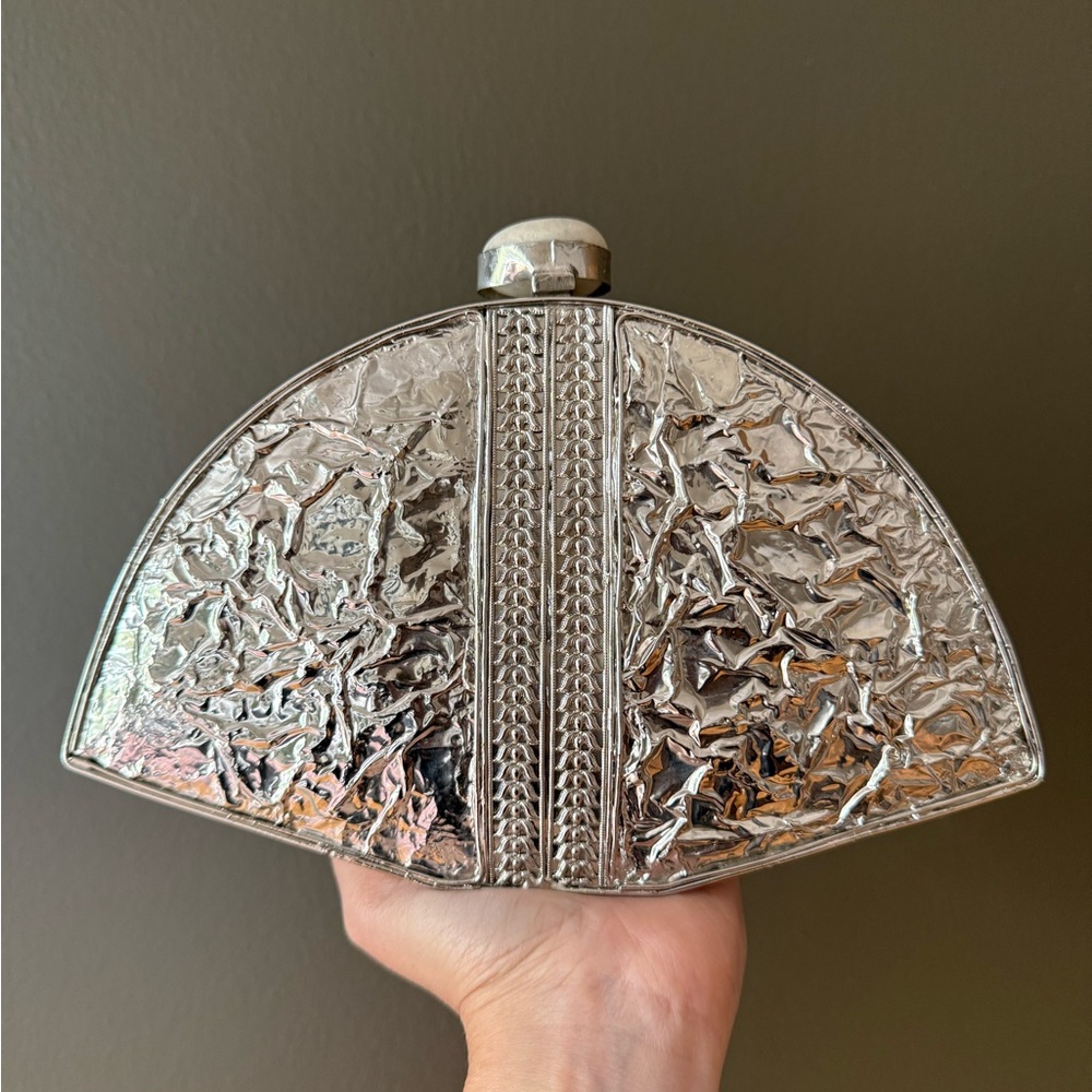Elegant Beaded Clutch - Picture 3 of 6